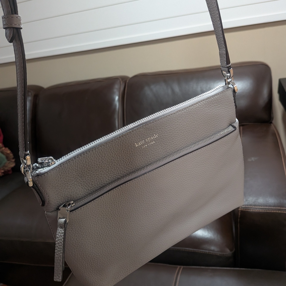 Kate Spade Light Gray Crossbody Bag - Picture 2 of 4